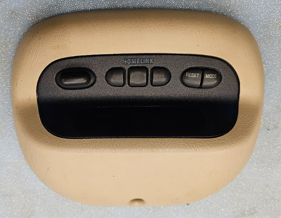 00-05 Monte Carlo Impala Overhead Console DIGITAL DISPLAY Homelink Assembly Tan