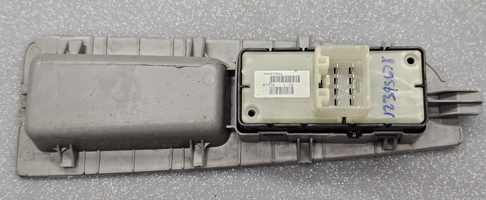 07-11 Charger Dakota Chrysler 200 300 Right Passenger Power Window Switch Gray