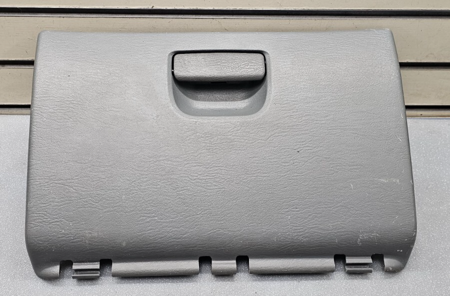 🔥01-07 CARAVAN TOWN COUNTRY VOYAGER DASH GLOVE BOX COMPARTMENT ASSEMBLY GRAY