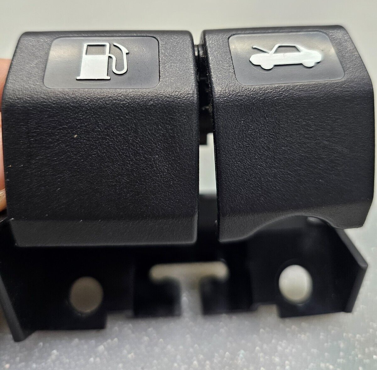 🔥2008-2011 NISSAN VERSA HOOD FUEL TANK RELEASE BUTTON LEVER HANDLE OEM