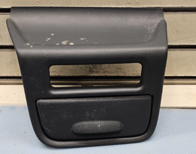 🔥99-02 SILVERADO TAHOE SIERRA CENTER CONSOLE FRONT LOWER BEZEL STORAGE BLACK