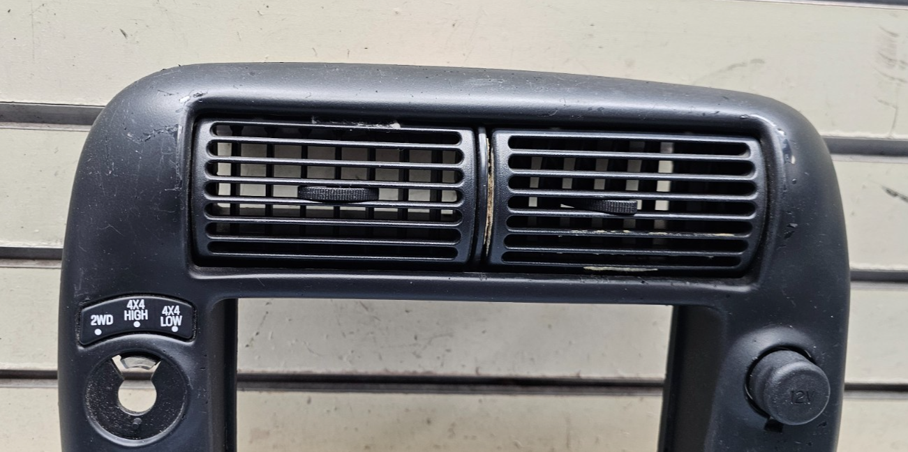 95-10 Ranger Explorer Center Dash Radio Stereo Display Bezel Trim Panel BLACK B2