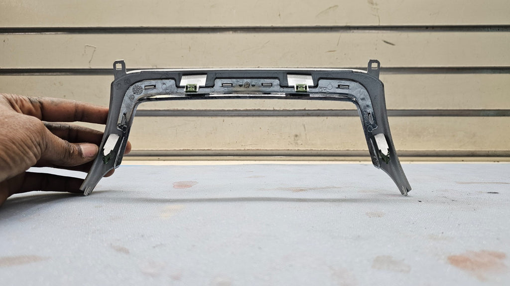 🔥08-12 Chevy MALIBU Center Dash Radio Bezel Panel UPPER A/C Vent Trim SILVER B8
