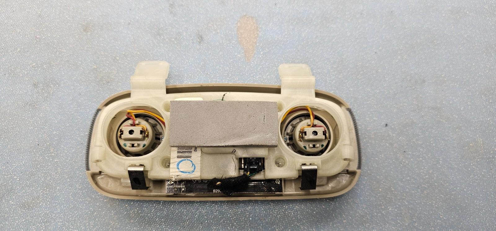 🔥2010-2015 FORD TAURUS REAR ROOF OVERHEAD DOME LIGHT LAMP ASSEMBLY TAN OEM