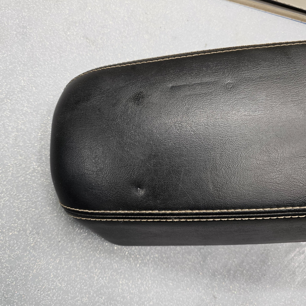 🔥14-20 CHEROKEE CENTER CONSOLE ARMREST STORAGE LID TOP PAD COVER ASSEMBLY BLACK