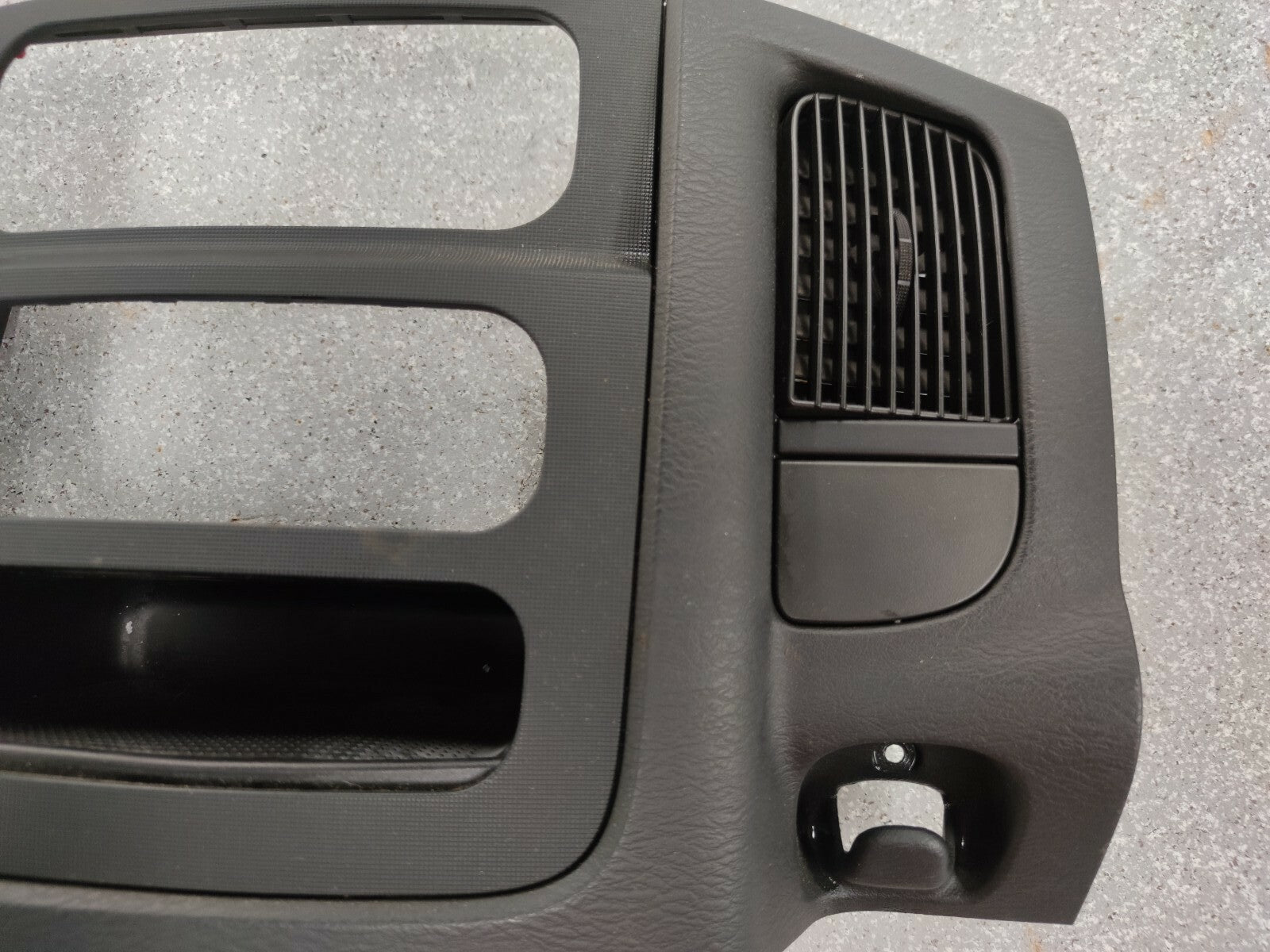 🔥02-05 Dodge RAM Dash RADIO Bezel Climate Trim Panel   Vents Storage BLACK B10