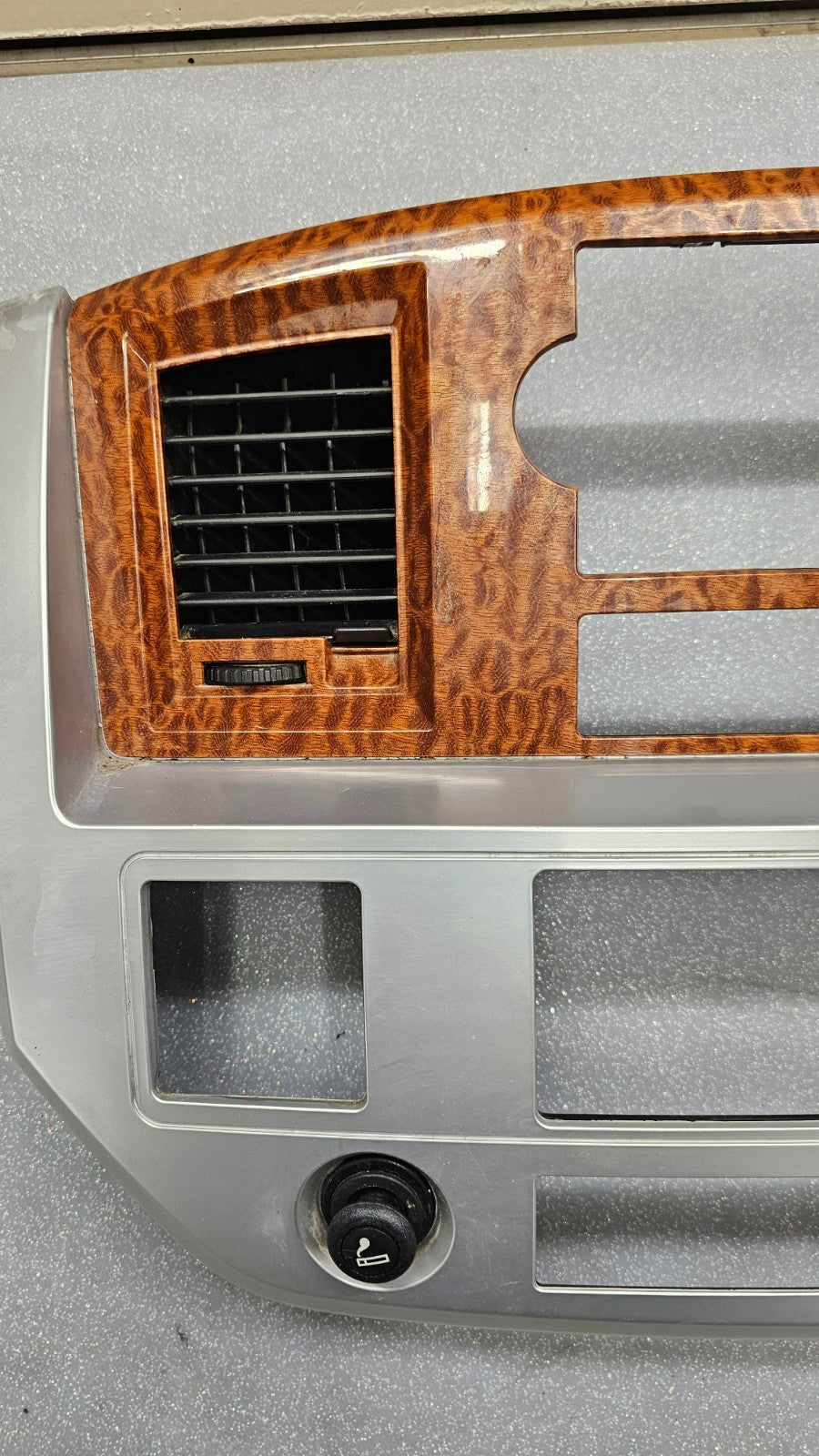 🔥06-08 Dodge RAM Dash RADIO Stereo Bezel Climate Trim Panel Silver/woodgrain