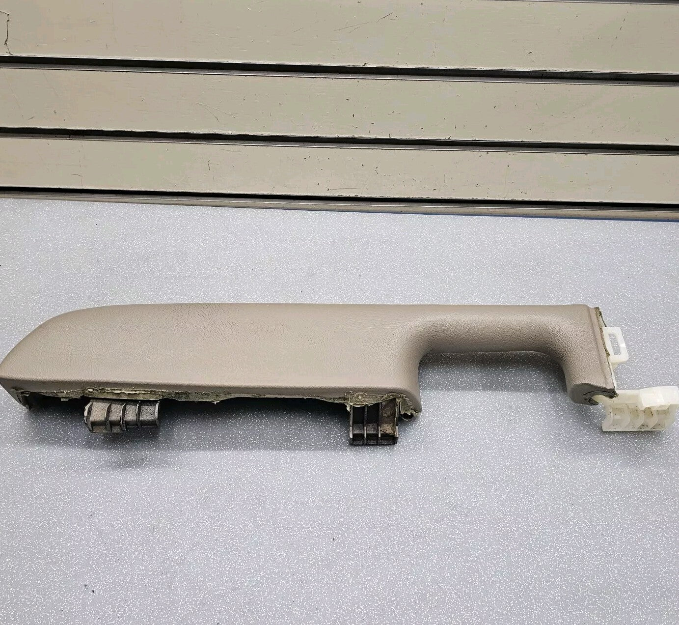🔥2003-2006 Chevrolet GMC Silverado Tahoe Front Right Door Armrest Handle TAN H2