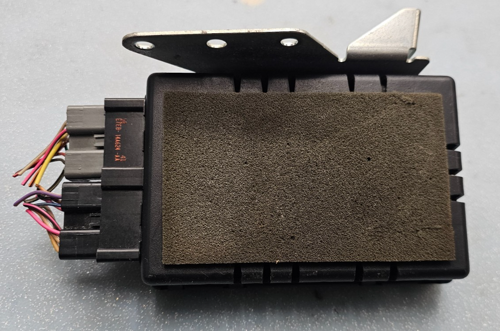 🔥1998-2002 Lincoln Town Car Air Ride Suspension Control Module Assembly