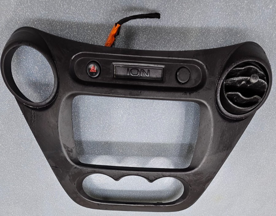 🔥03-07 Saturn Ion Dash Radio AC Climate Control Bezel Assembly Trim Panel BLACK