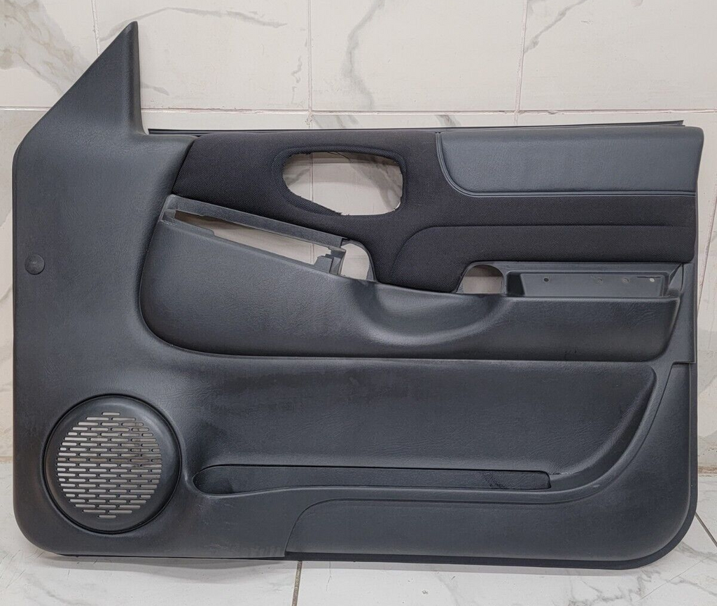 98-04 Chevy Blazer Jimmy S-10 GMC Sonoma Front Door Panels AUTO OEM RIGHT GRAY