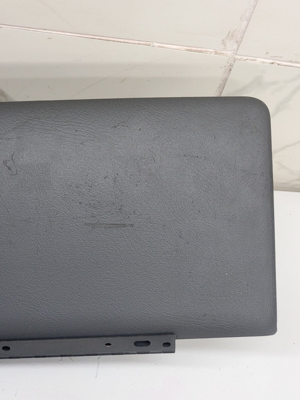 2002-2006 CADILLAC ESCALADE GLOVE BOX DASH STORAGE COMPARTMENT OE DARK GRAY G9