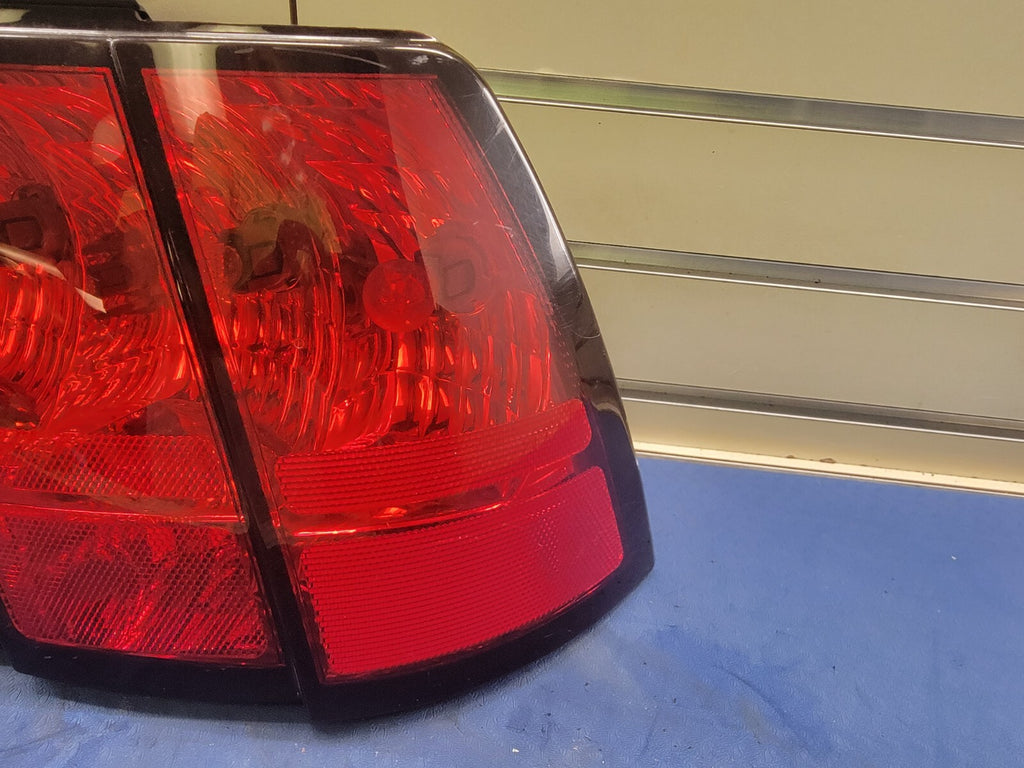 🔥1999-2004 FORD MUSTANG GT TAIL LIGHT Right Passenger Side Assembly Chrome OEM