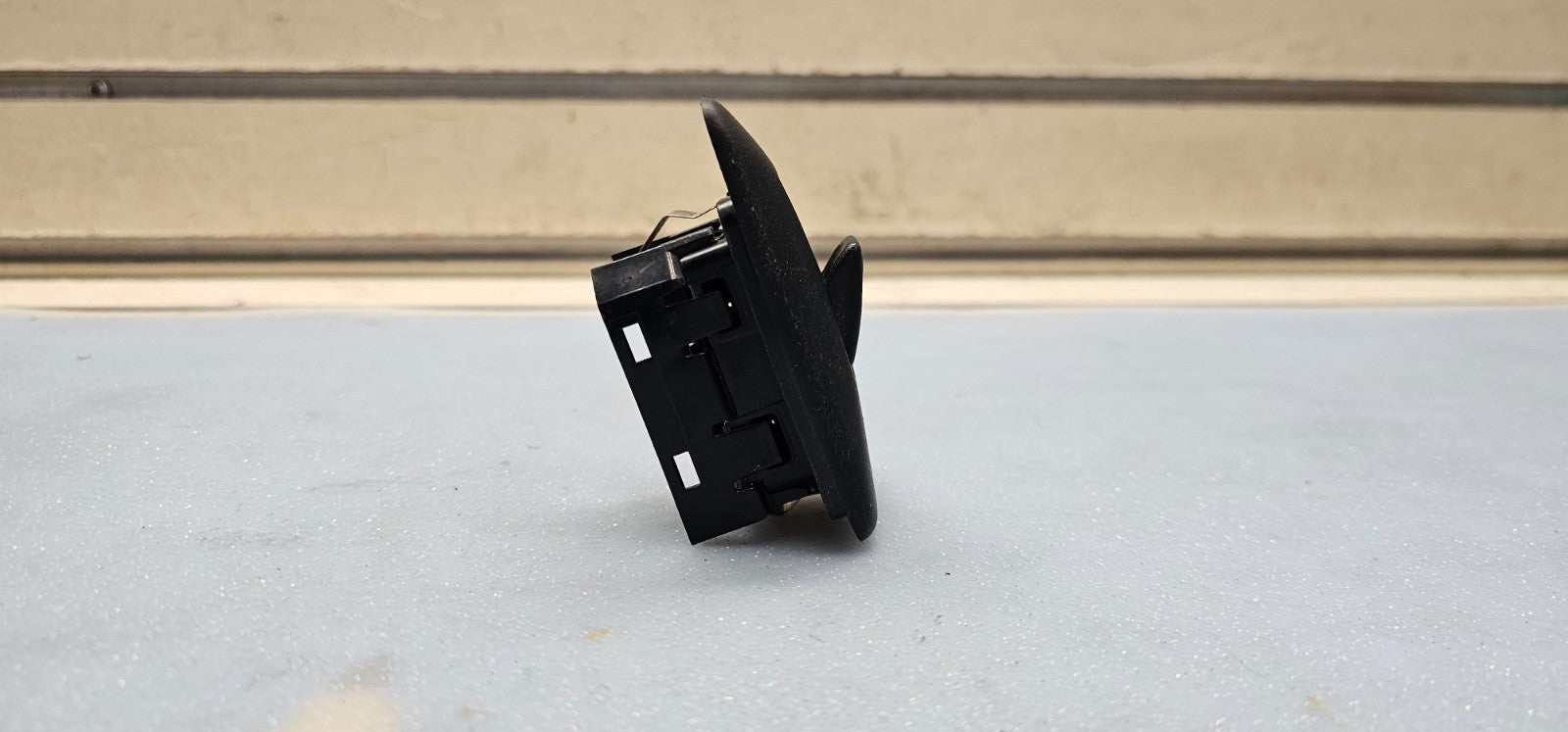 🔥03-06 Silverado Tahoe Suburban Yukon Sierra Left Rear Window Door Switch Black