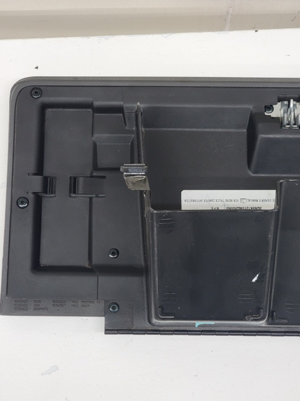 2002-2006 CADILLAC ESCALADE GLOVE BOX DASH STORAGE COMPARTMENT OE DARK GRAY G9