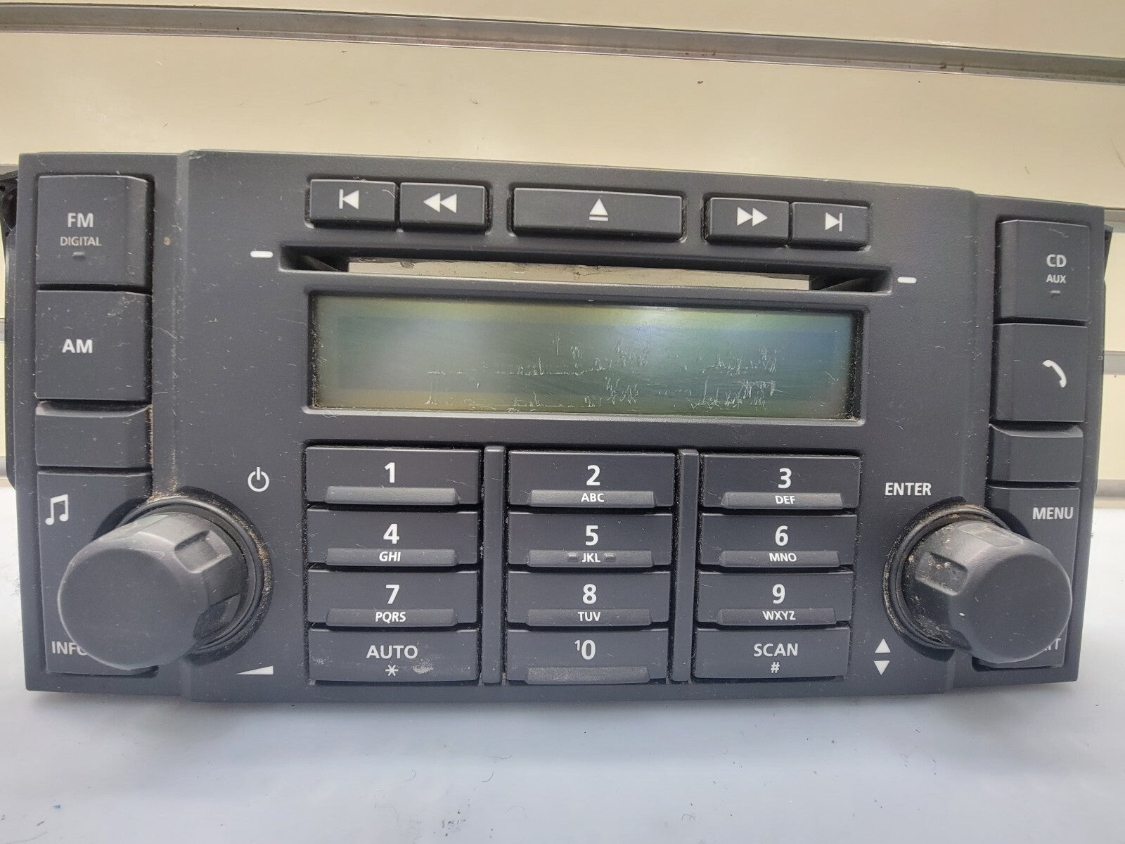 🔥2008 - 2011 Land Rover LR2 6 Disc CD Player Radio With Face BLACK