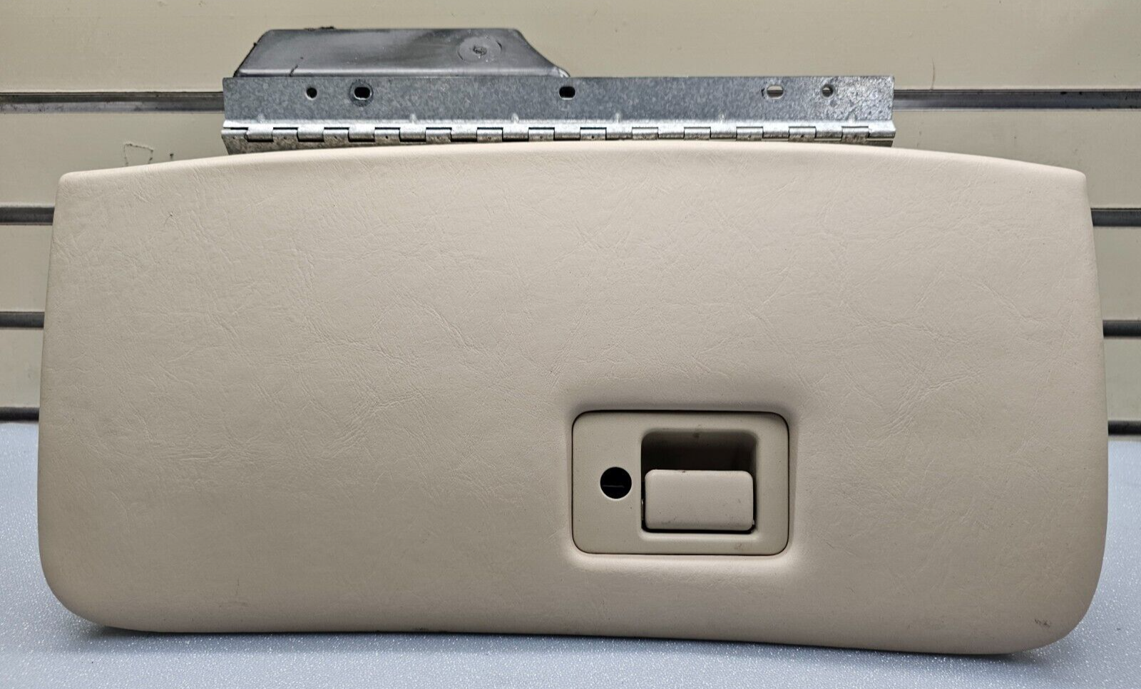 🔥03-11 Town Car Dash Glove Box Storage Compartment Lid Door Cover Assembly Tan