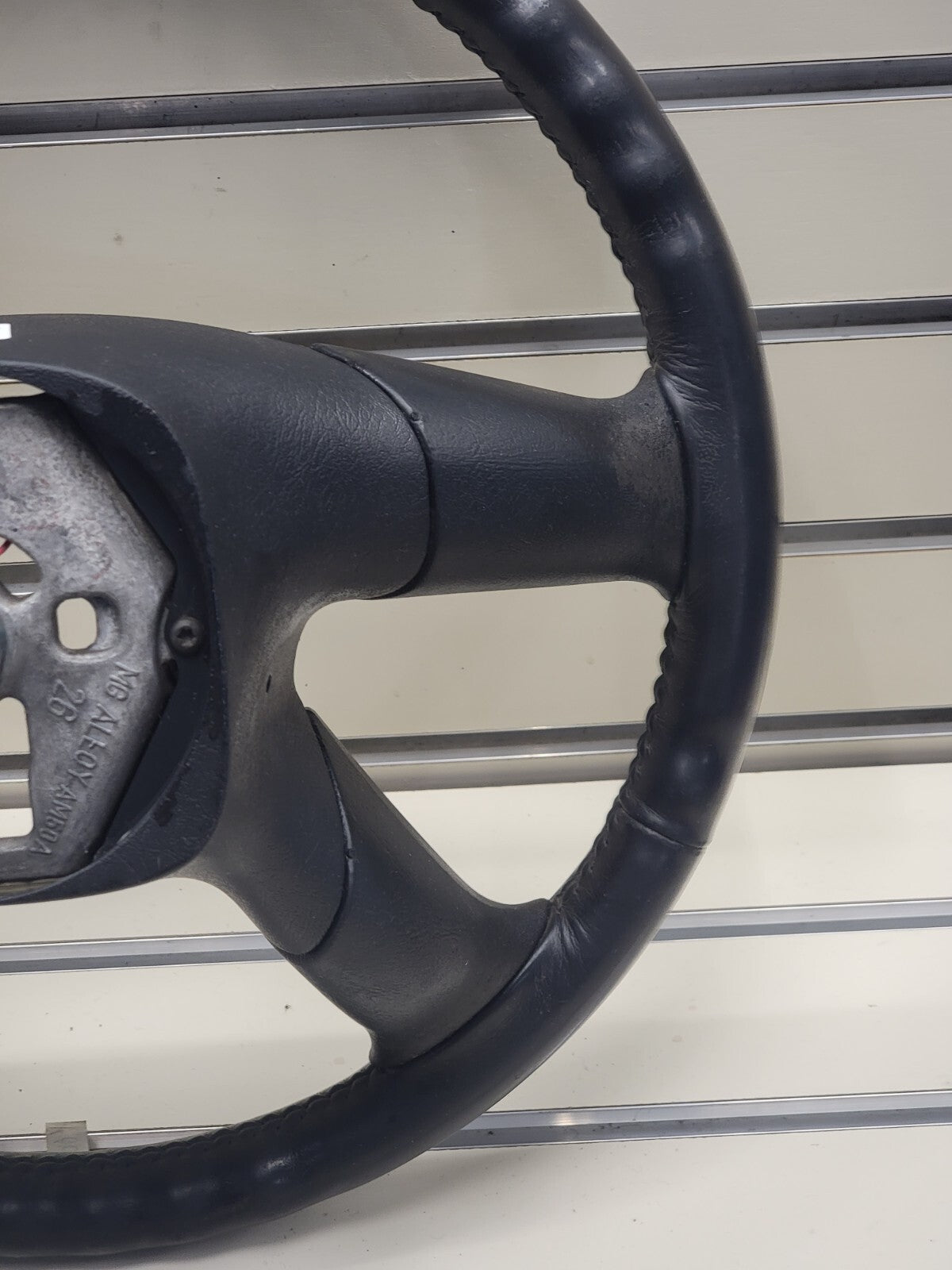 🔥03-06 SILVERADO SIERRA YUKON TAHOE SUBURBAN STEERING WHEEL LEATHER BLACK
