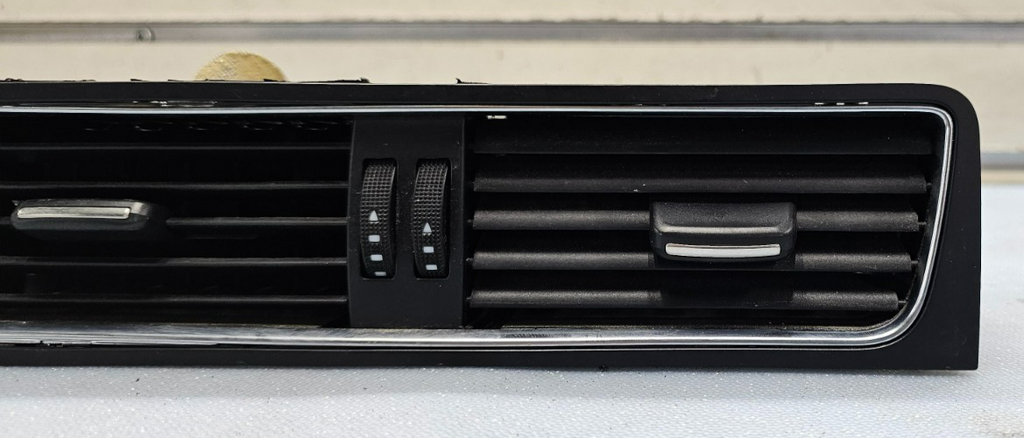 🔥09-12 AUDI Q5 8R QUATTRO FRONT CENTER DASH AC HEATER AIR VENT GRILLE OEM