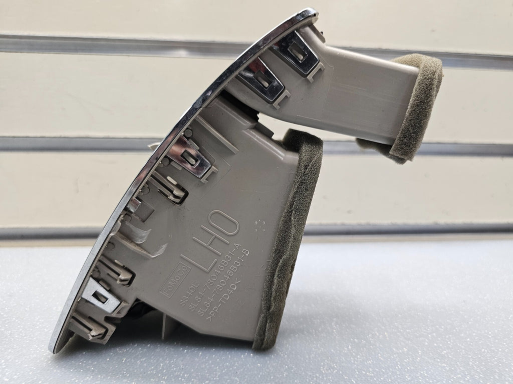 🔥2008-2012 Ford Escape Driver Left Front Air Dash Vent TAN/SILVER VT9