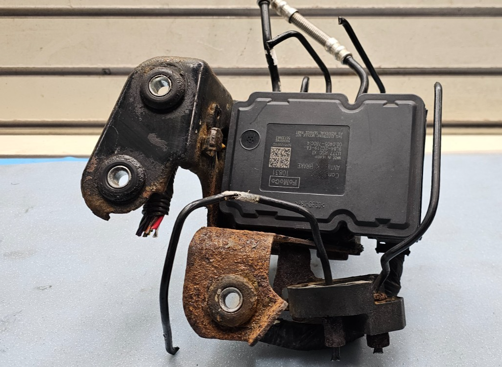 🔥2009 Ford Escape Mariner Tribute ABS Anti-Lock Brake Pump Module
