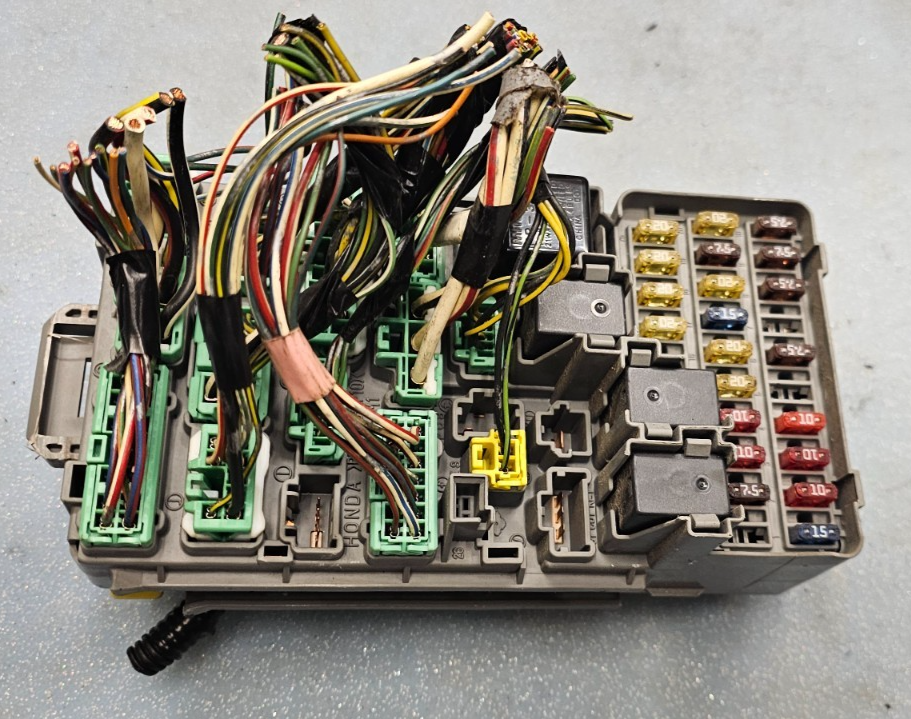 🔥02-04 Honda CR-V Relay Fuse Box Body Control Module Junction Unit Integrated