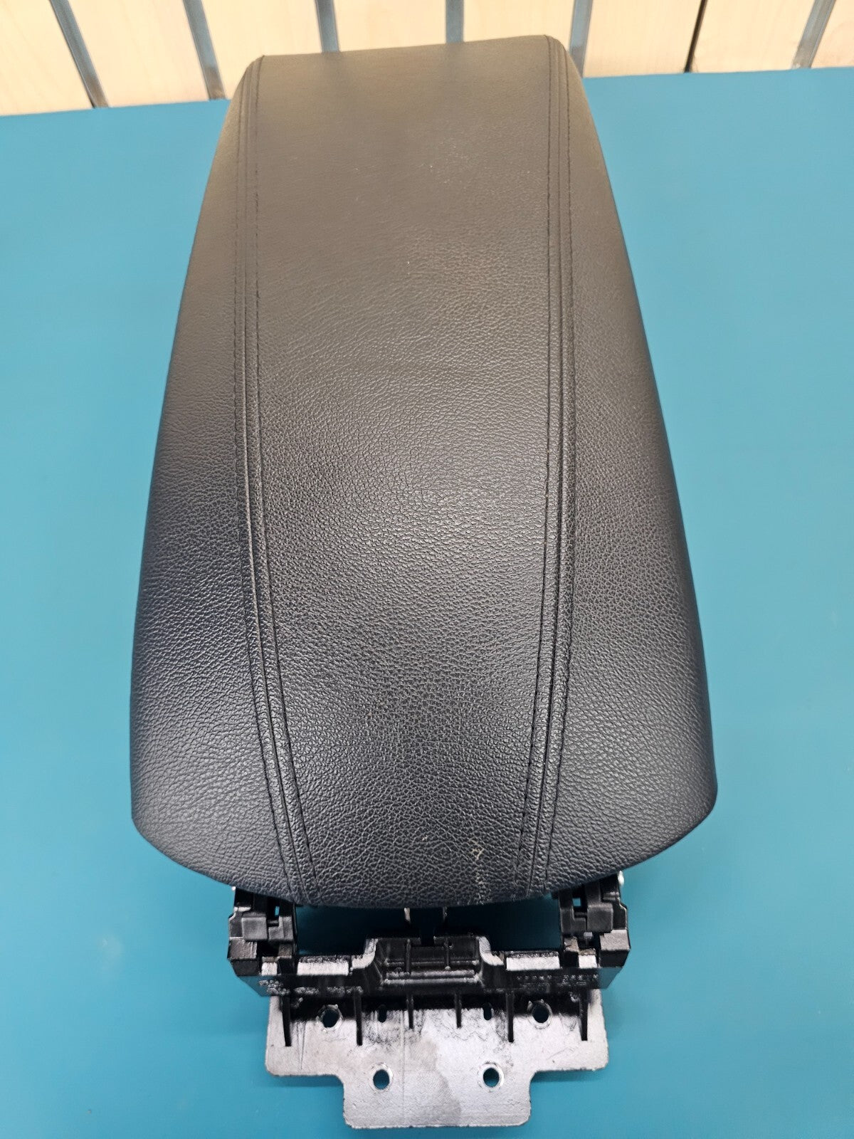 🔥11-14 HYUNDAI SONATA CENTER CONSOLE ARM REST ARMREST LID COVER TOP BLACK OEM