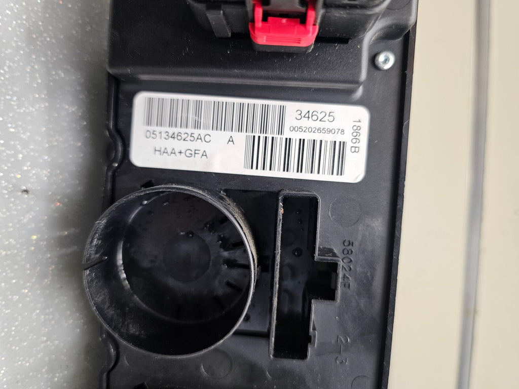 04-07 Dodge Caravan Town Country Dash AC Climate Temperature Heater Control OEM