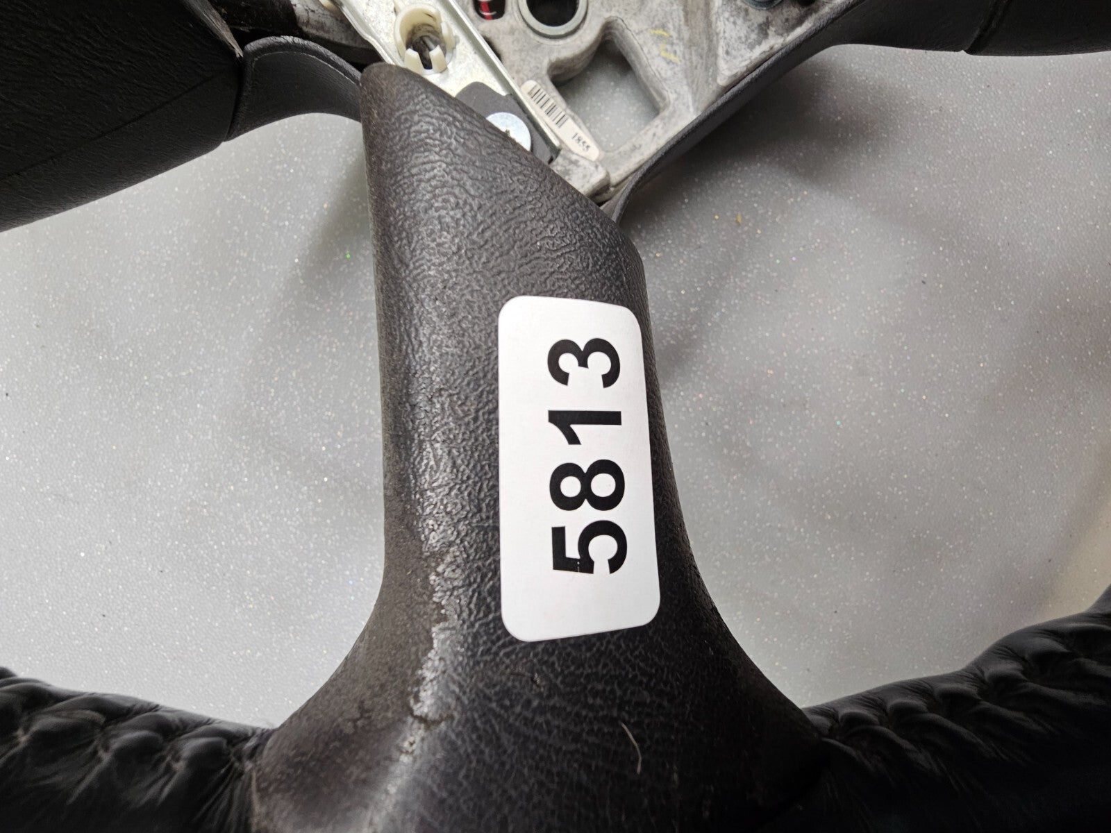 02-09 Trailblazer Envoy03-06 SILVERADO SIERRA YUKON STEERING WHEEL LEATHER BLACK