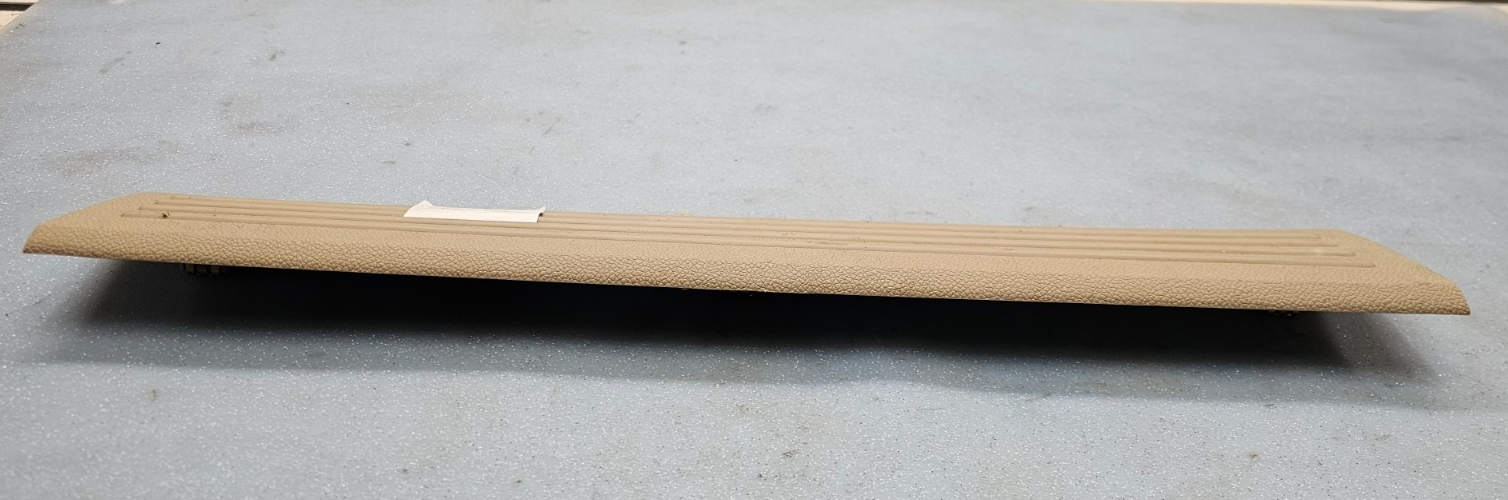 🔥07-14 SILVERADO SIERRA LEFT FRONT CREW CAB DOOR SILL SCUFF PLATE TRIM TAN