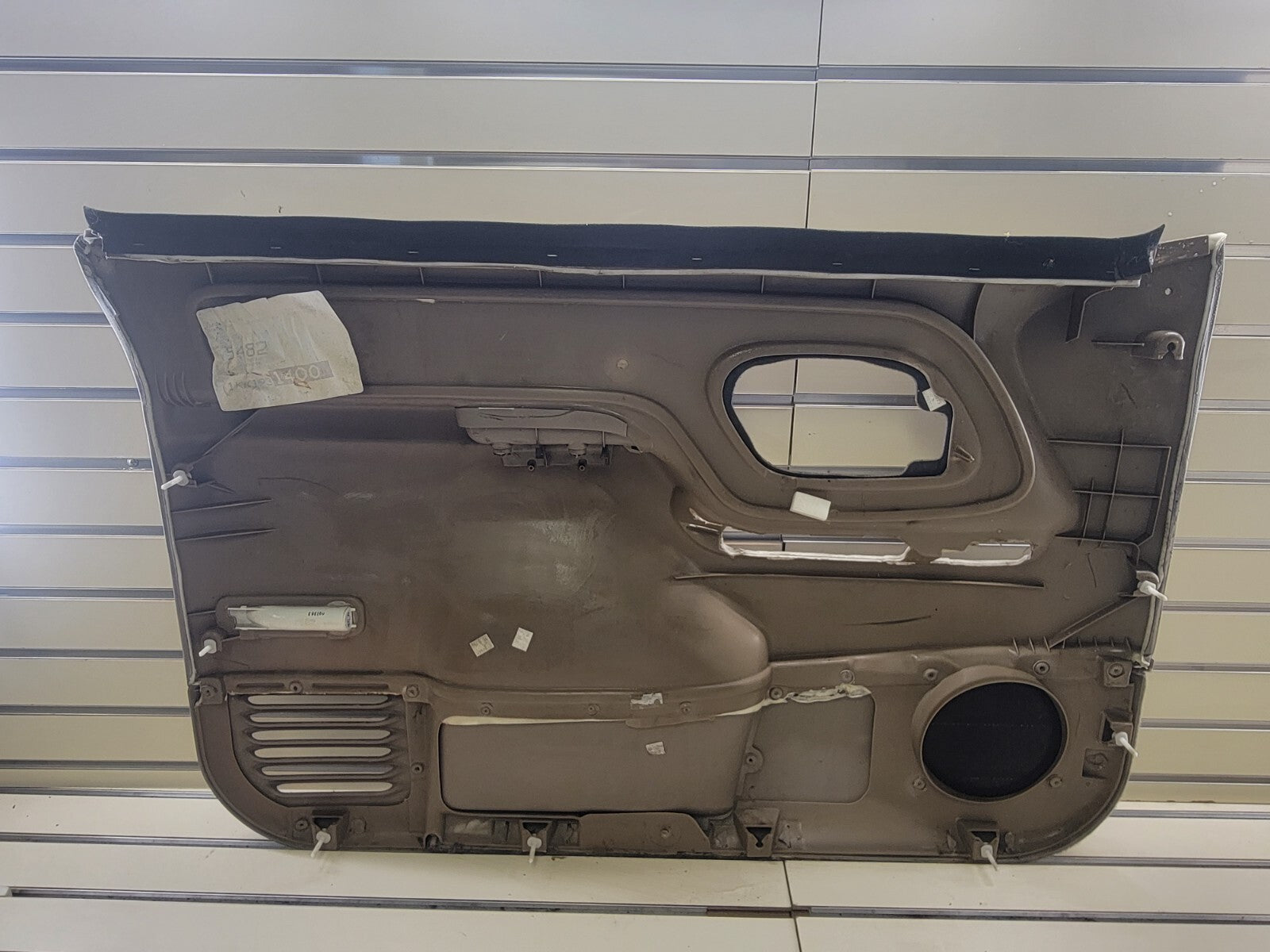 🔥95-99 Chevy GMC Silverado C/K DOOR PANEL Front RIGHT Passenger auto TAN R D2