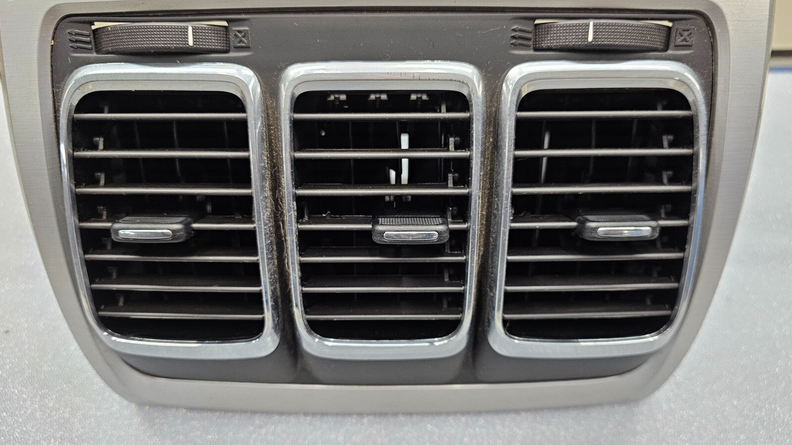 🔥07-12 Acadia  Dash AM FM Radio Stereo Display Bezel Climate Trim Panel Silver