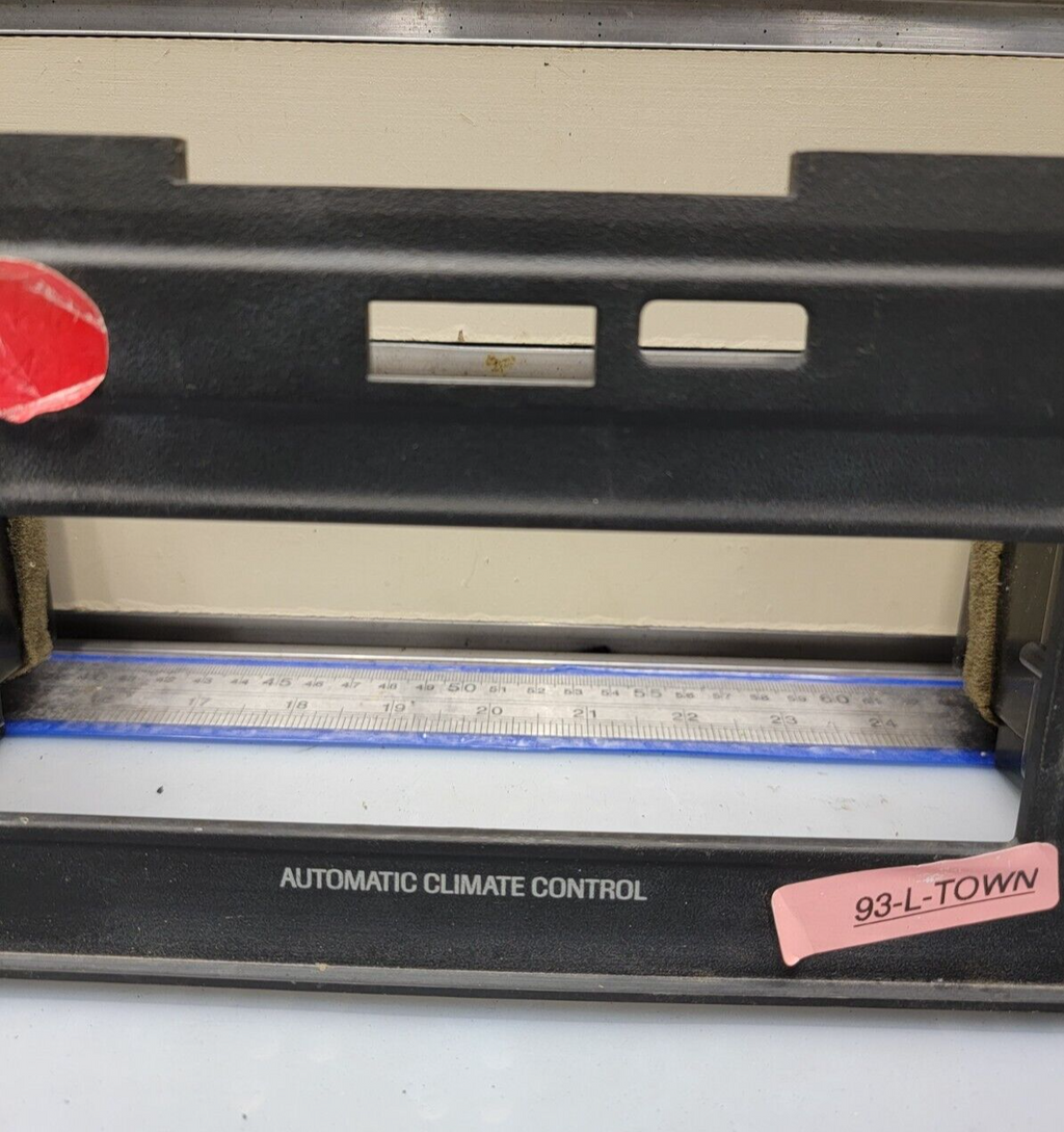 🔥90-94 Lincoln Town Car Climate Control Dash Bezel Trim Air vent Assembly OEM