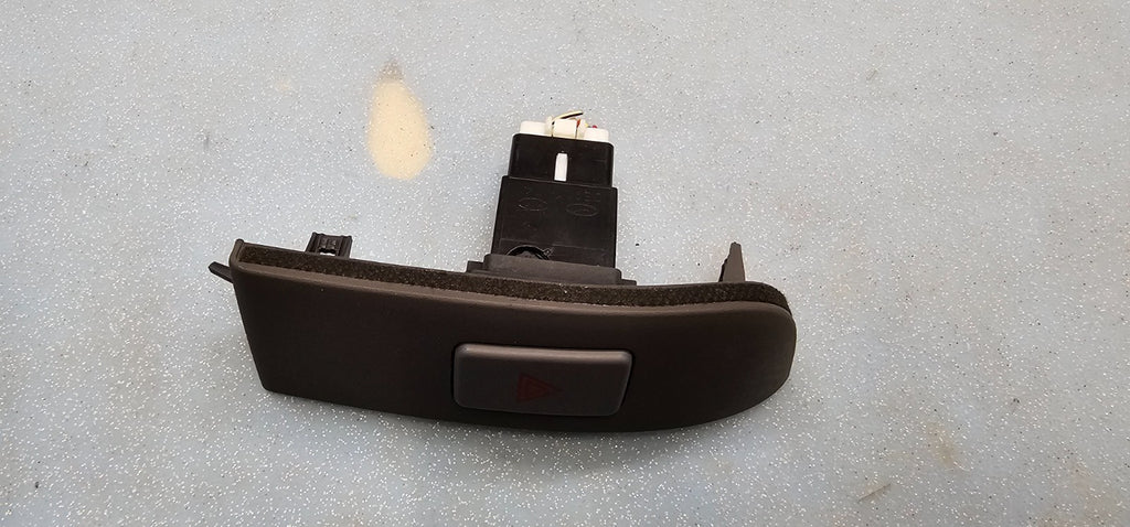 🔥06-08 Hyundai Sonata Hazard Hread Light Lamp Control Switch Bezel Black OEM