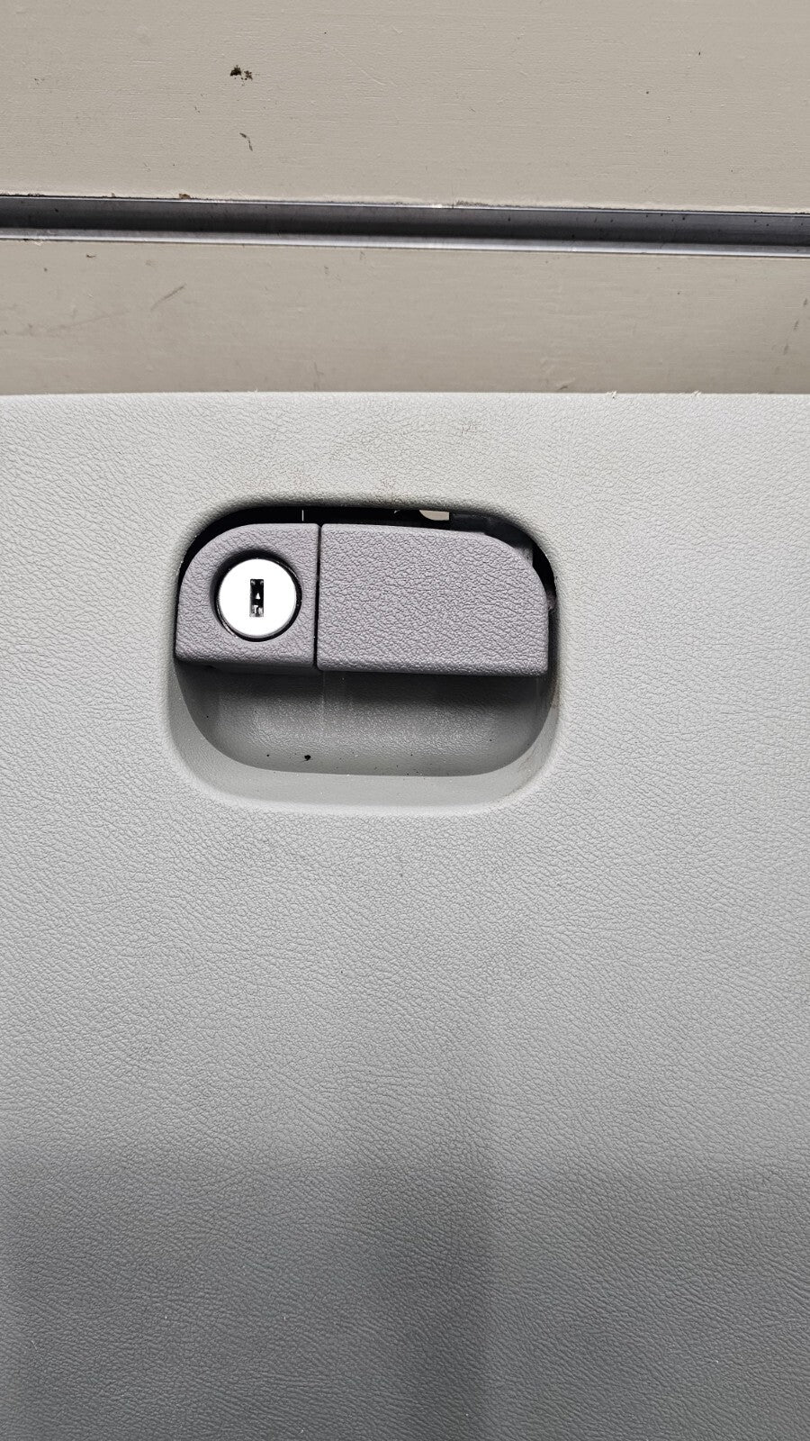 🔥05-10 Honda Odyssey Glove Box Compartment Handle Latch Lock Assembly Gray OEM