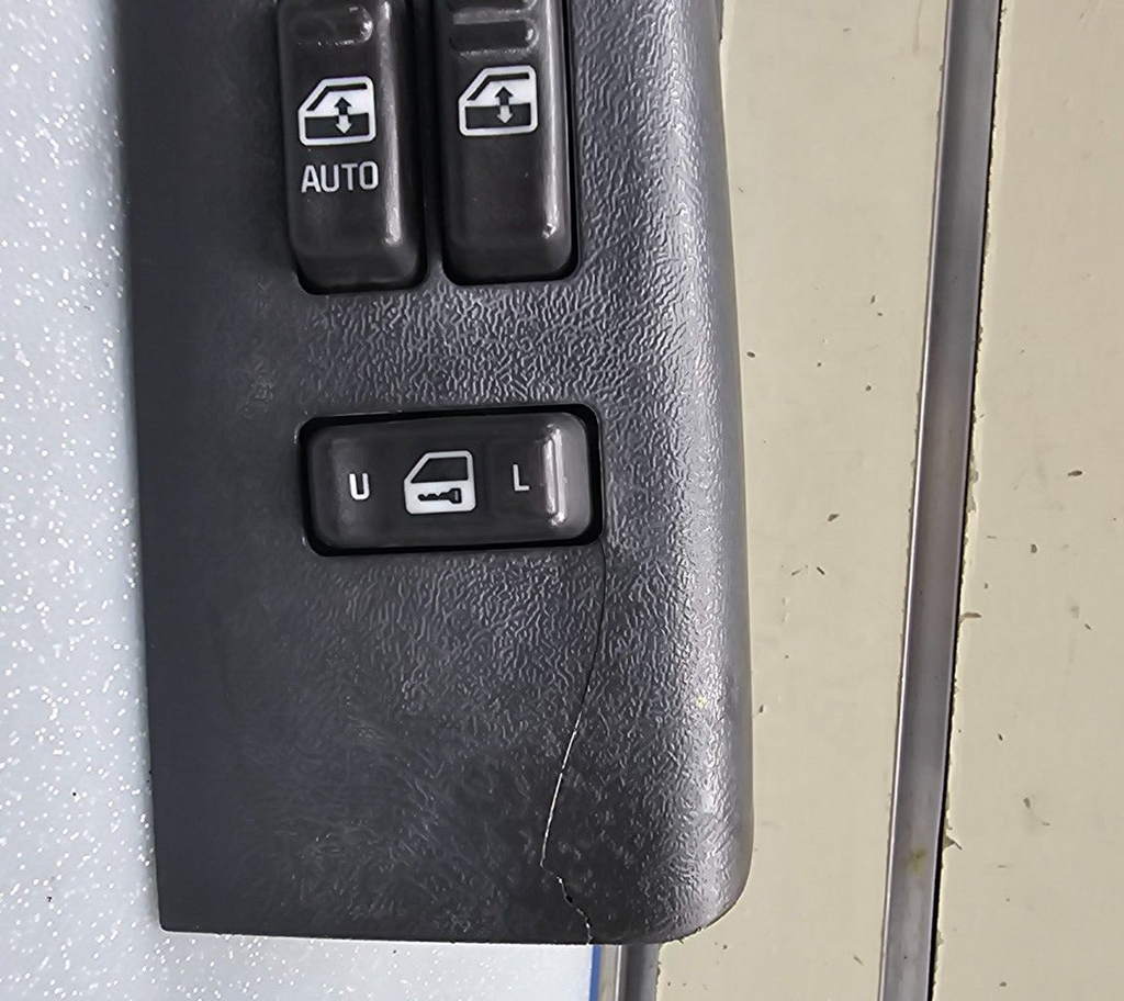 🔥99-02 Silverado SIERRA 2 DOOR LEFT Driver Master Door Window Switch Black WS4