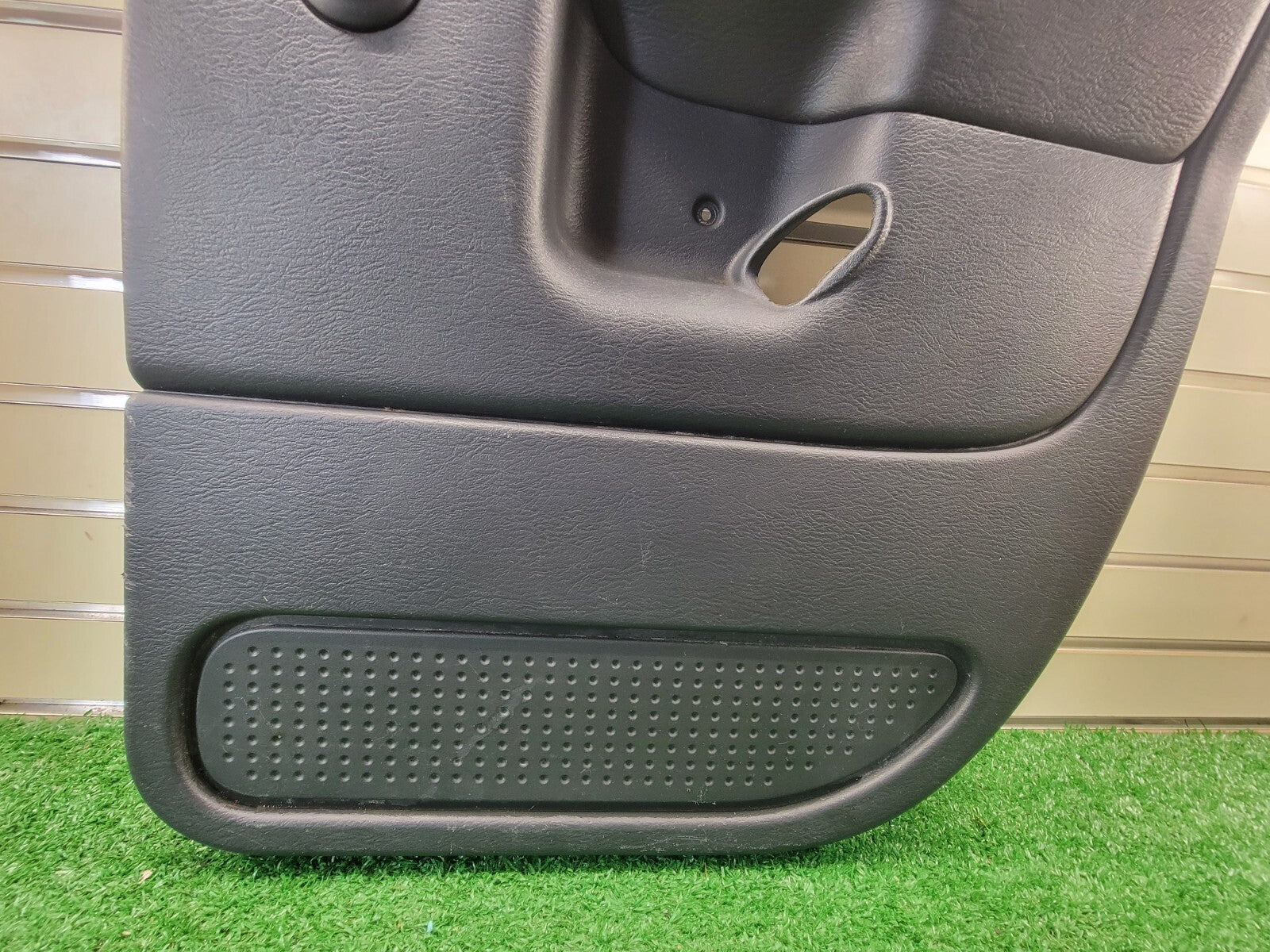🔥02-05 Dodge RAM Interior DOOR Panel Rear RIGHT PASSENGER GRAY v1 G22