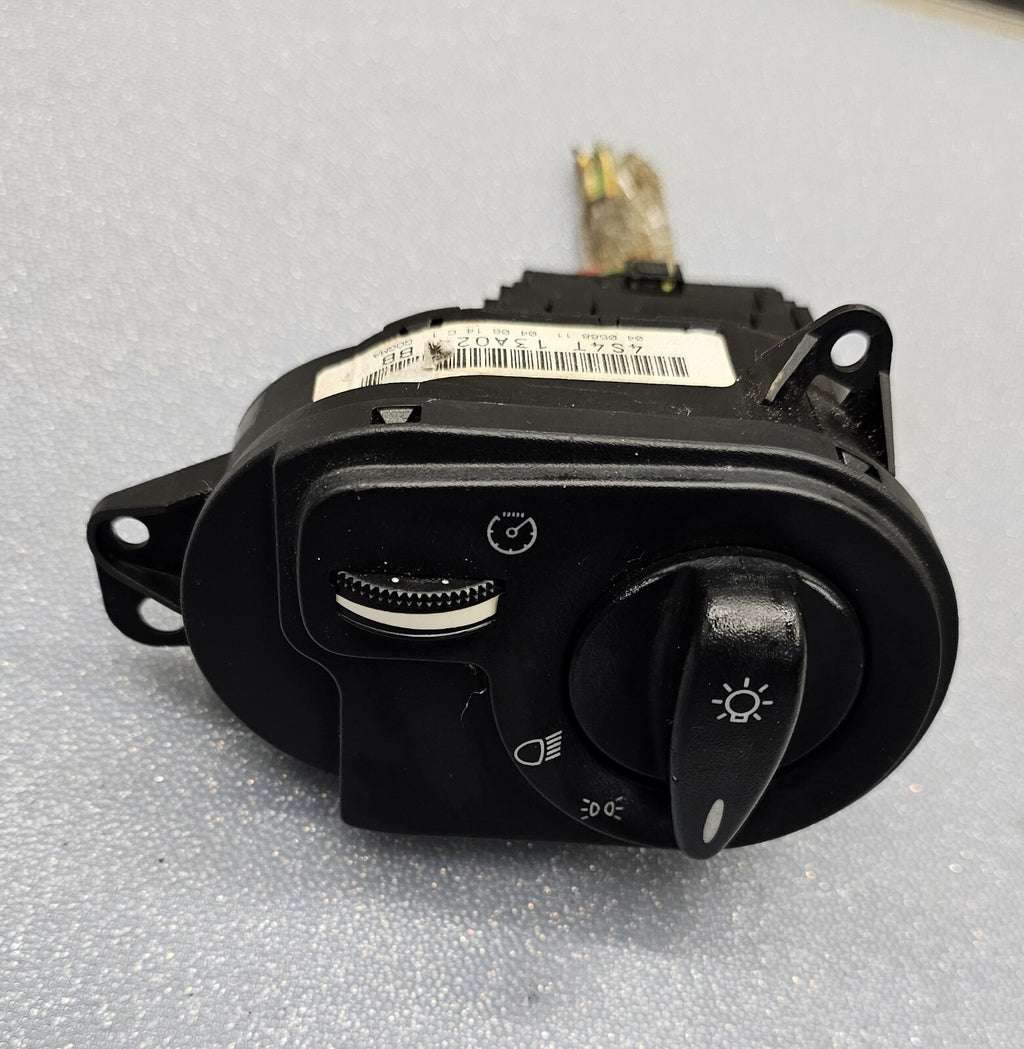 04-07 Ford Focus Dash Headlight Lamp Control Switch Head Fog Light Toggle Switch