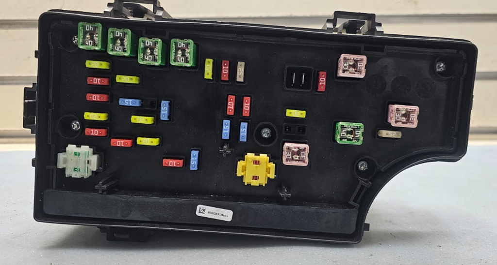 🔥11-14 Dodge Avenger 200 Totally Integrated Power Module Fuse Box Relay