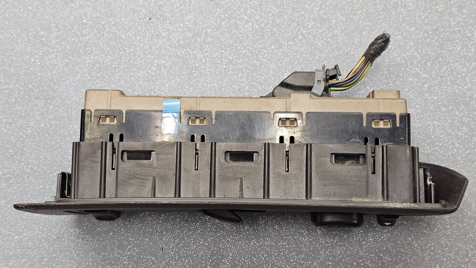 03-06 Silverado Sierra Power Left Driver Master Window Switch Assembly Black WS4