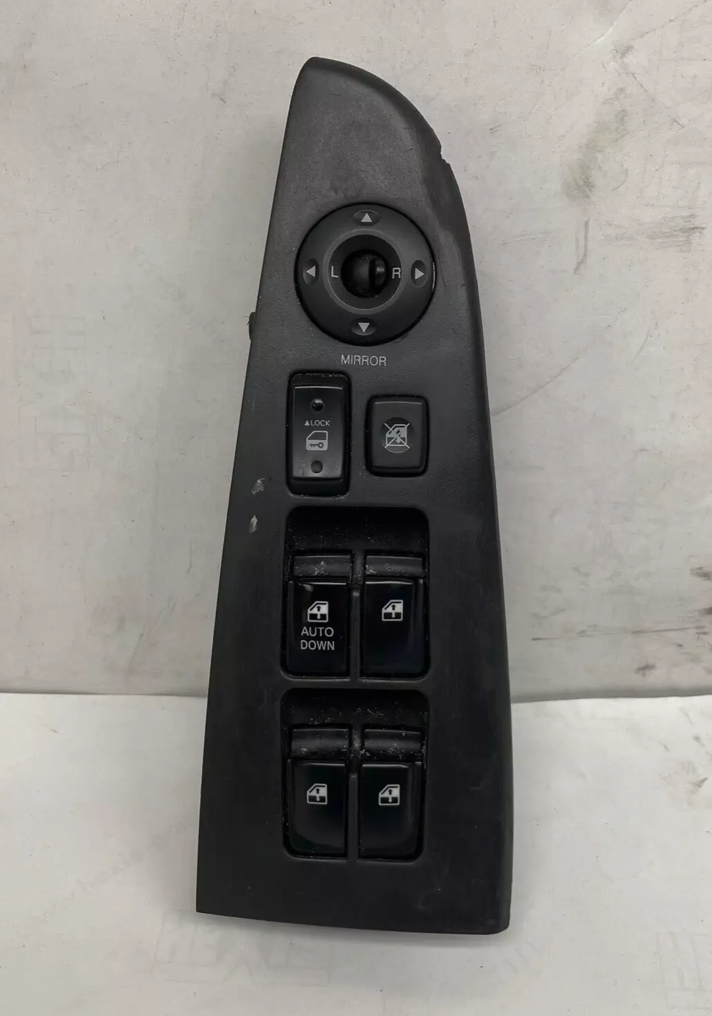 07-10 Hyundai Elantra Power Left Driver Master Main Window Switch Assembly Black