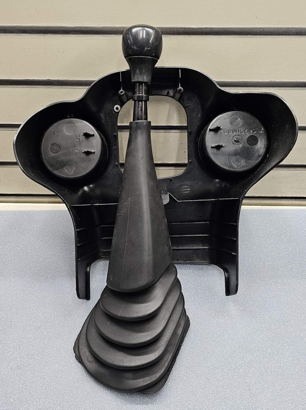 🔥98-06 Ranger Front 5 SPEED Manual Standard Transmission Stick Shift Cup Holder
