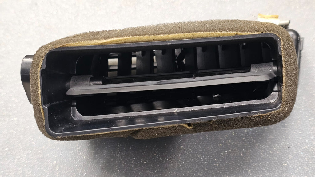 🔥16-19 VW PASSAT DASH RIGHT PASSENGER AC A/C AIR VENT HEATER PANEL BLACK/SILVER