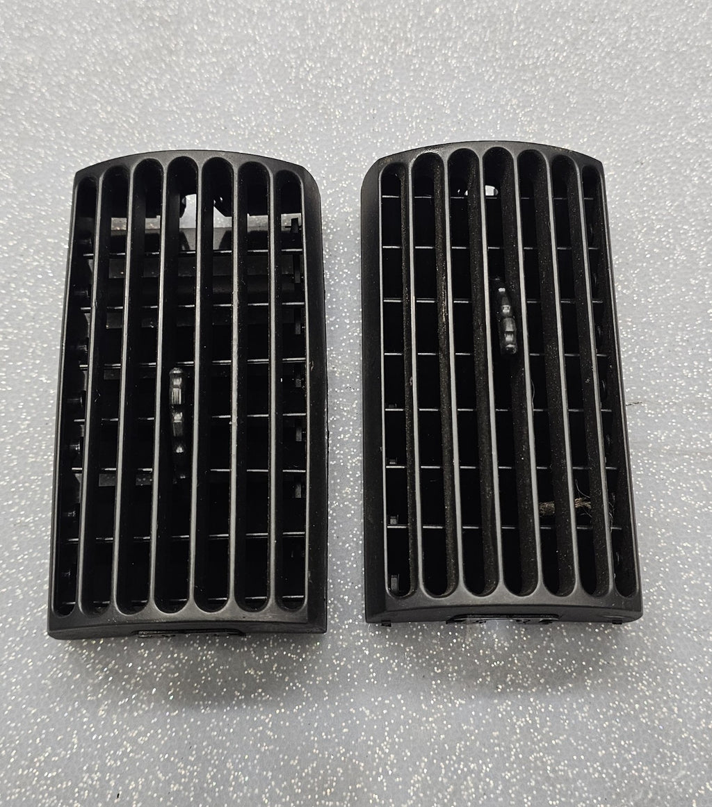 🔥94-04 Ford Mustang Center Dash Vents Left Right Heater Air Vent Black OEM