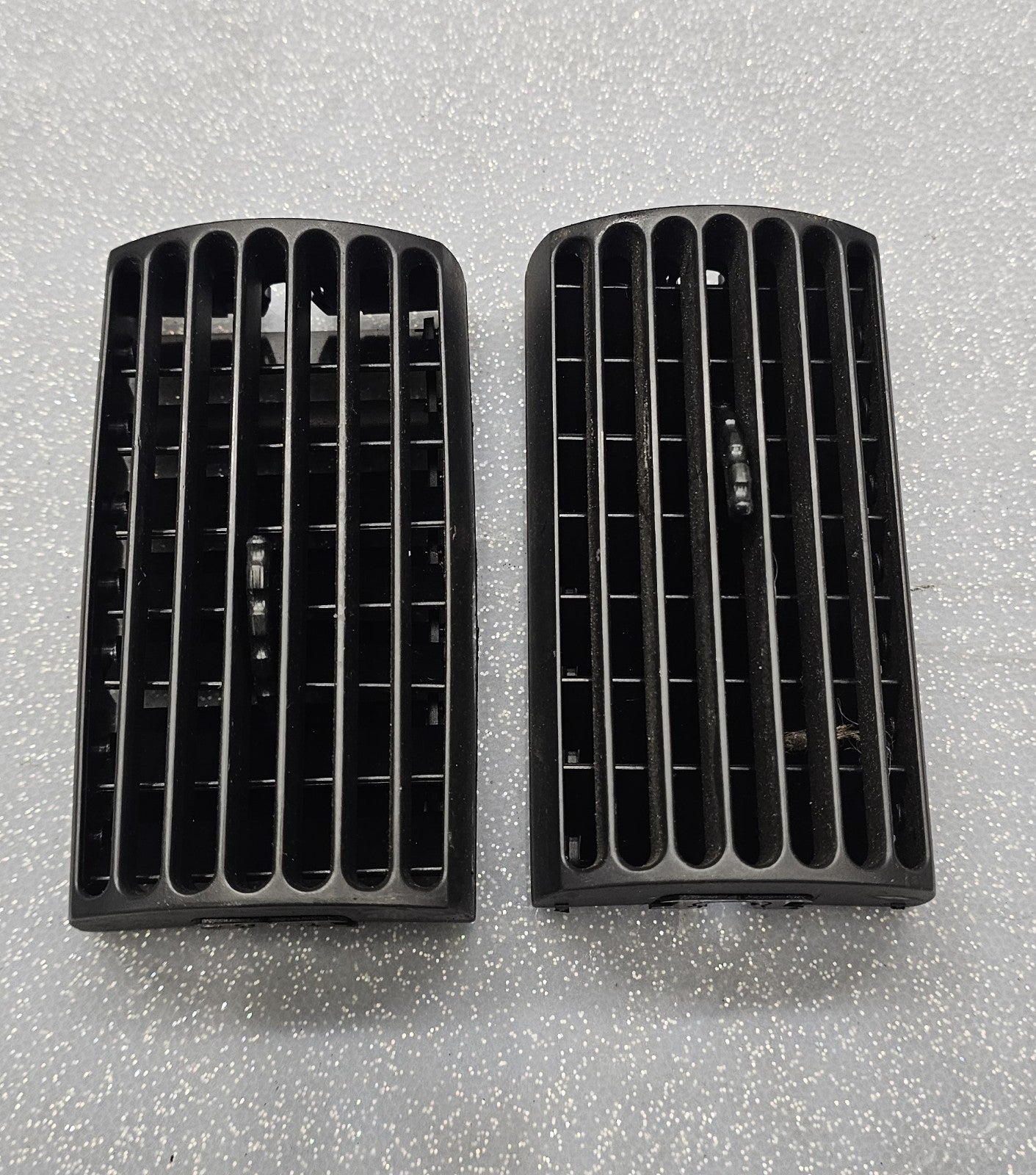 🔥94-04 Ford Mustang Center Dash Vents Left Right Heater Air Vent Black OEM