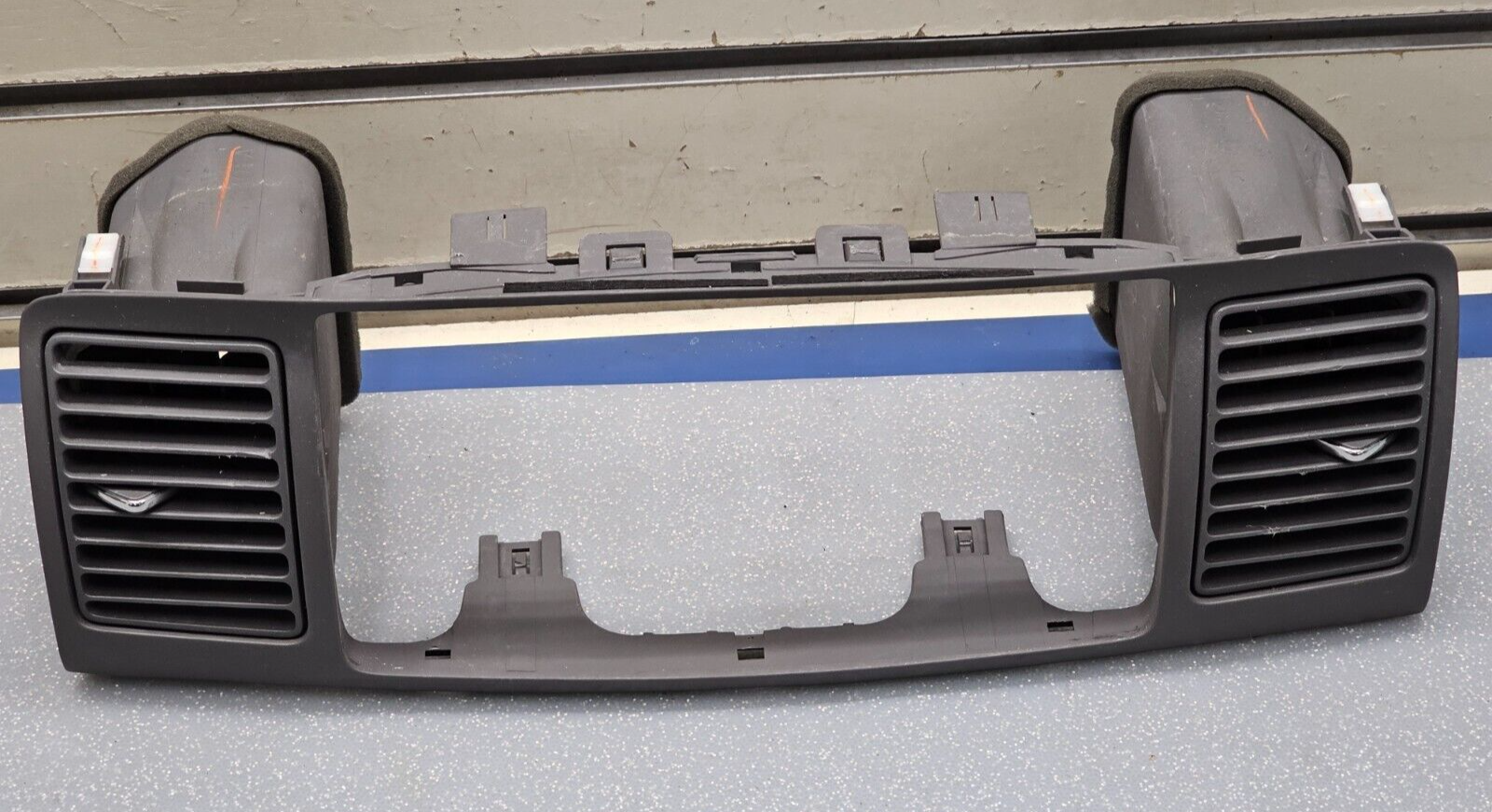 🔥03-08 COROLLA CENTER DASH AM FM RADIO STEREO BEZEL TRIM PANEL OEM DK GRAY B28