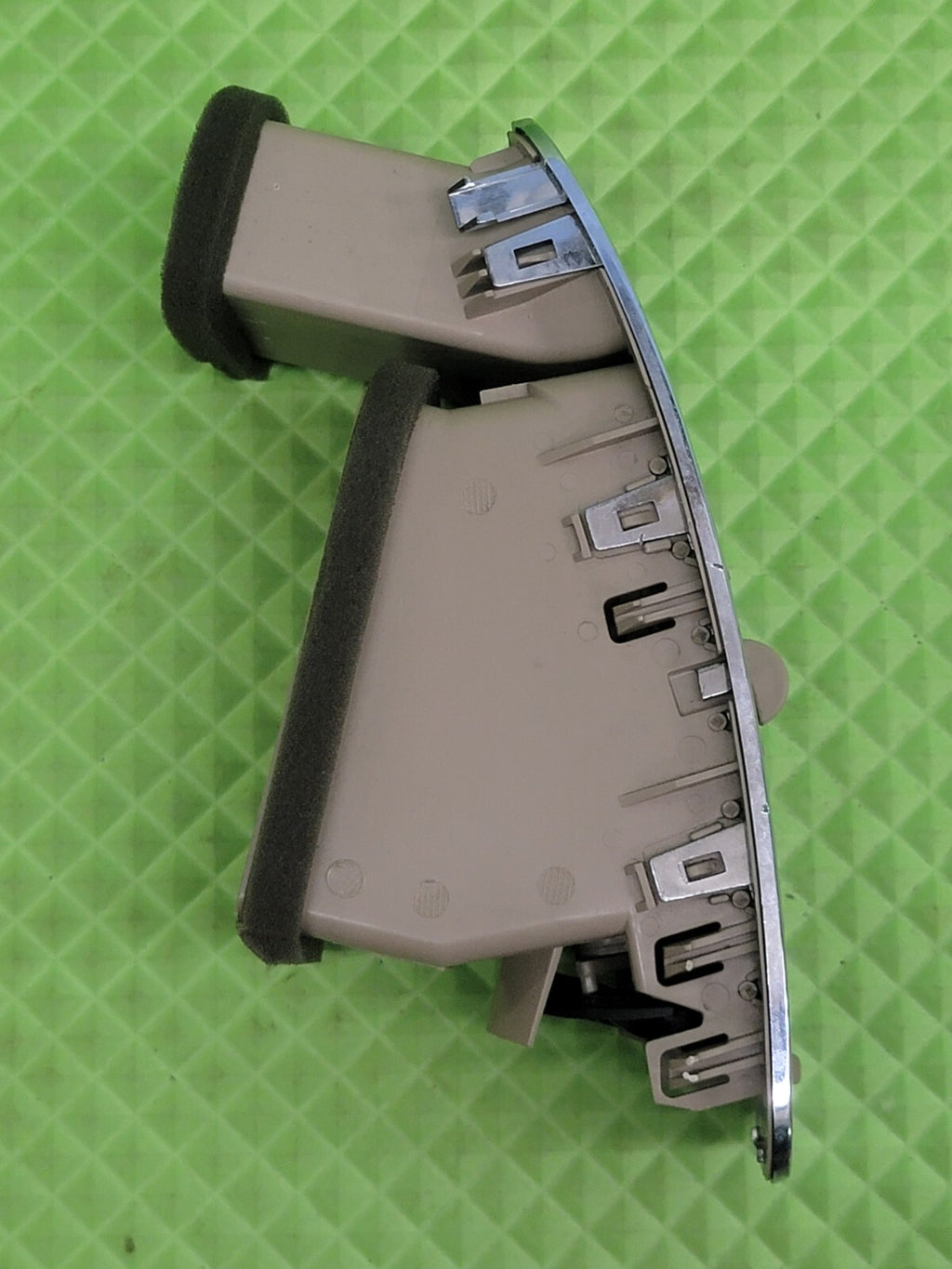 🔥2008-2012 Ford Escape Driver Left Front Air Dash Vent TAN VT9