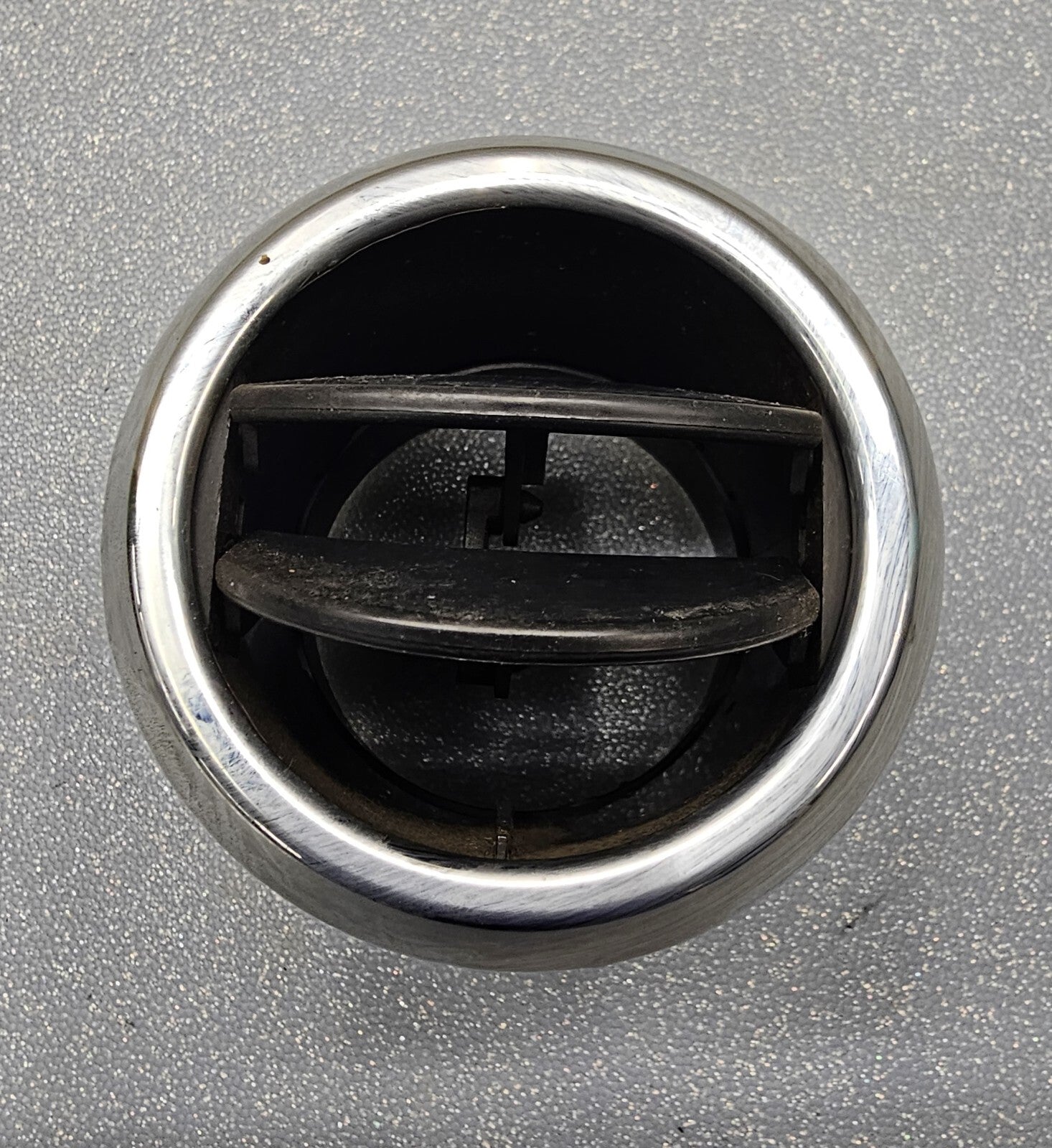 🔥05-09 MUSTANG CENTER DASH AIR VENT HEATER FILTER CONDITIONING TRIM OEM BLACK