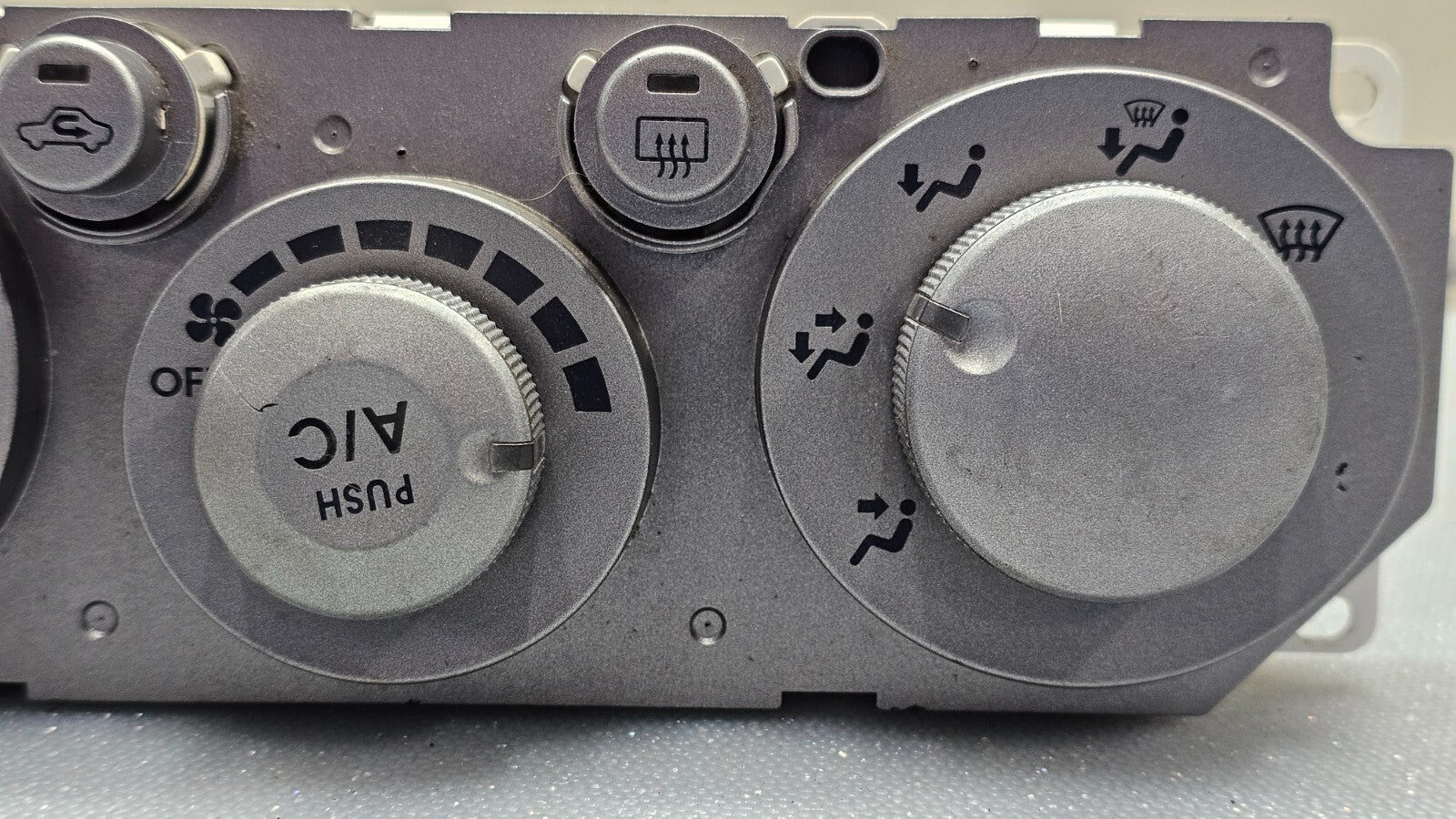 04-05 Mitsubishi Endeavor Dash AC Heater Climate Temperature Control Conditioner