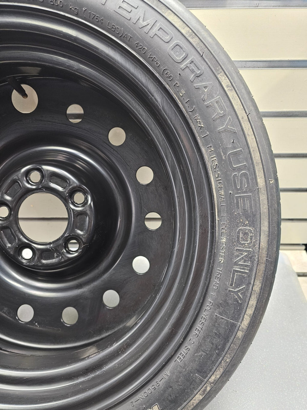 03-09 PONTIAC VIBE SPARE TIRE/PV